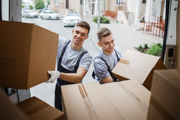 List of Things Your Moving Company Will and Won’t Move | Long Distance Moving Companies | Article Thumbnail