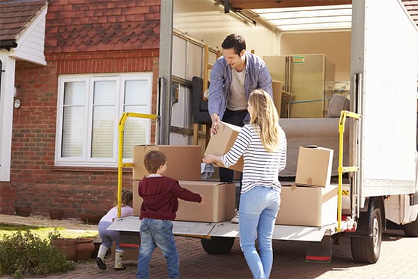 Expert Tips For a Budget-Friendly Move | Long Distance Moving Companies | Article Thumbnail